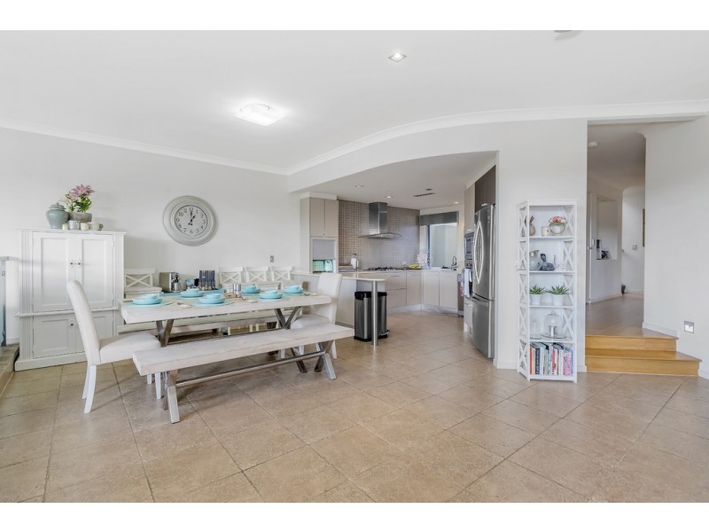 3003 The Boulevard, Carrara QLD 4211