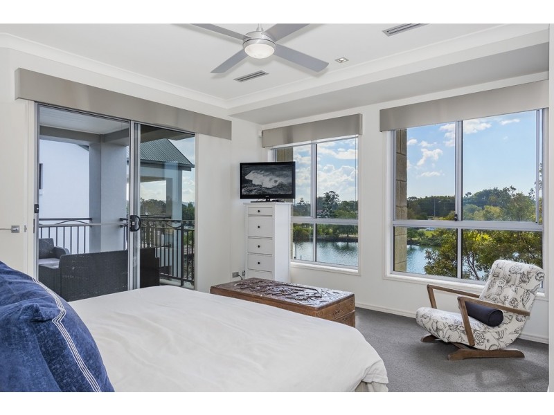 3003 The Boulevard, Carrara QLD 4211