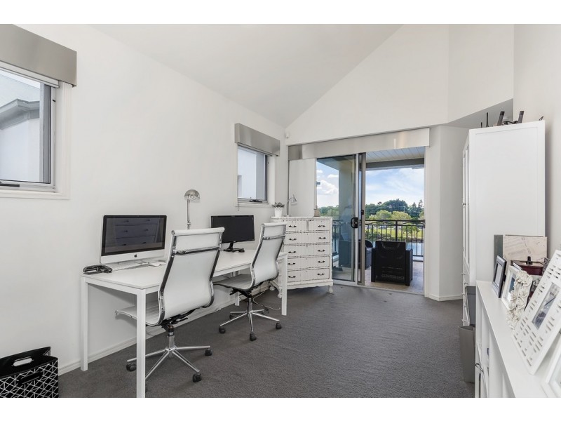 3003 The Boulevard, Carrara QLD 4211