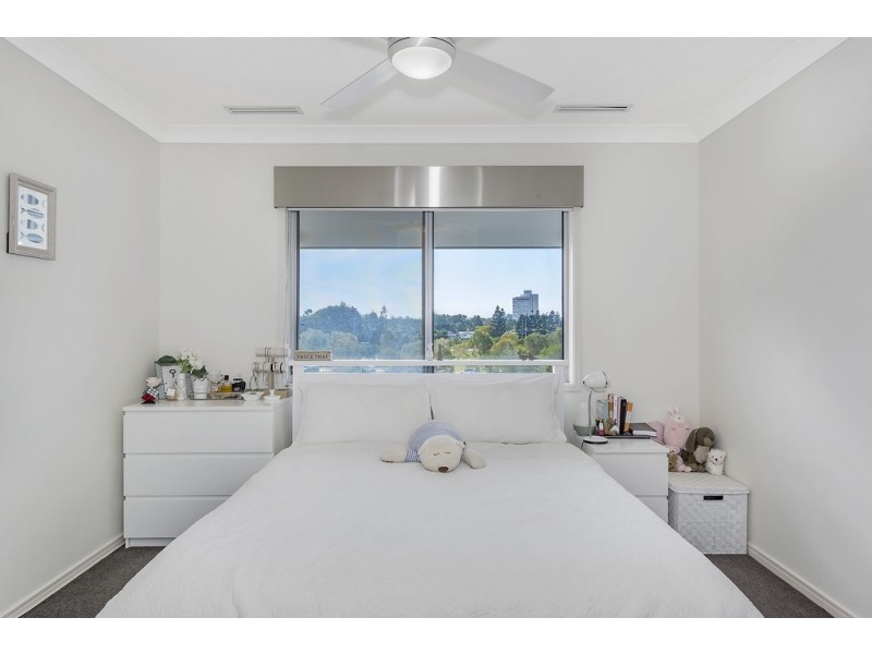3003 The Boulevard, Carrara QLD 4211