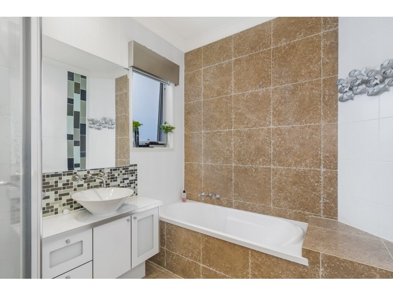 3003 The Boulevard, Carrara QLD 4211