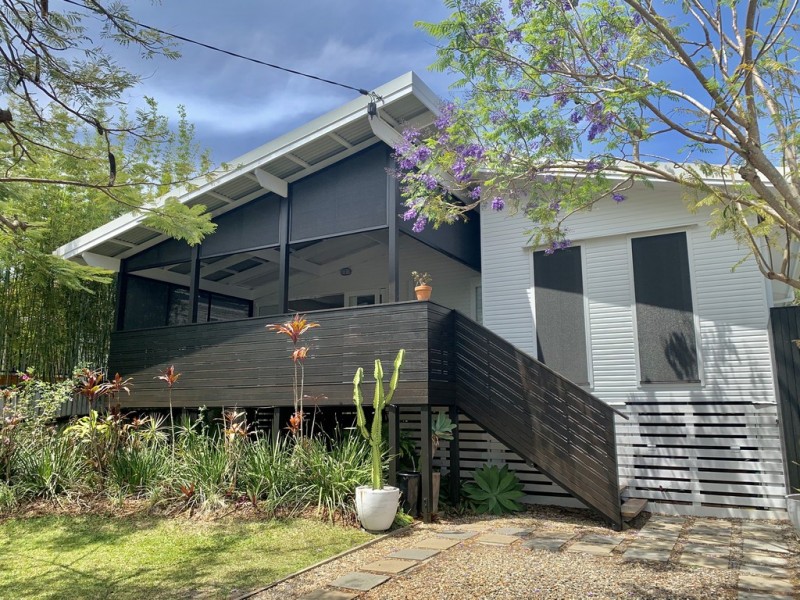 18 Mabel Avenue, Southport QLD 4215