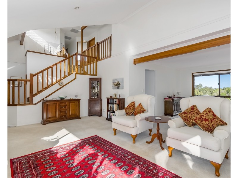 4 Jerrob Court, Carrara QLD 4211