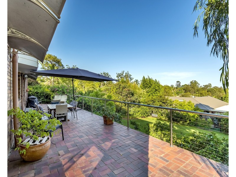 4 Jerrob Court, Carrara QLD 4211