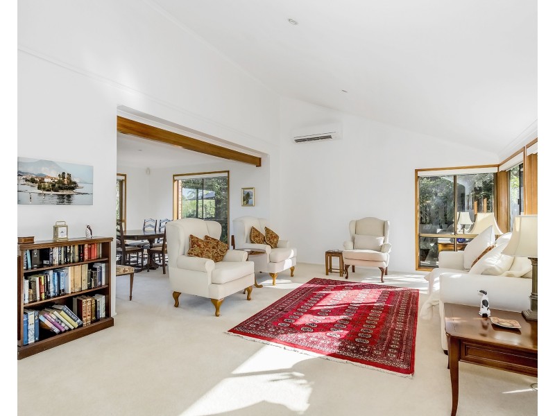 4 Jerrob Court, Carrara QLD 4211