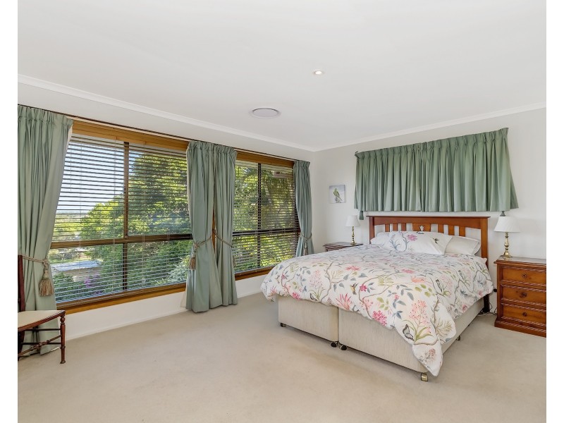 4 Jerrob Court, Carrara QLD 4211