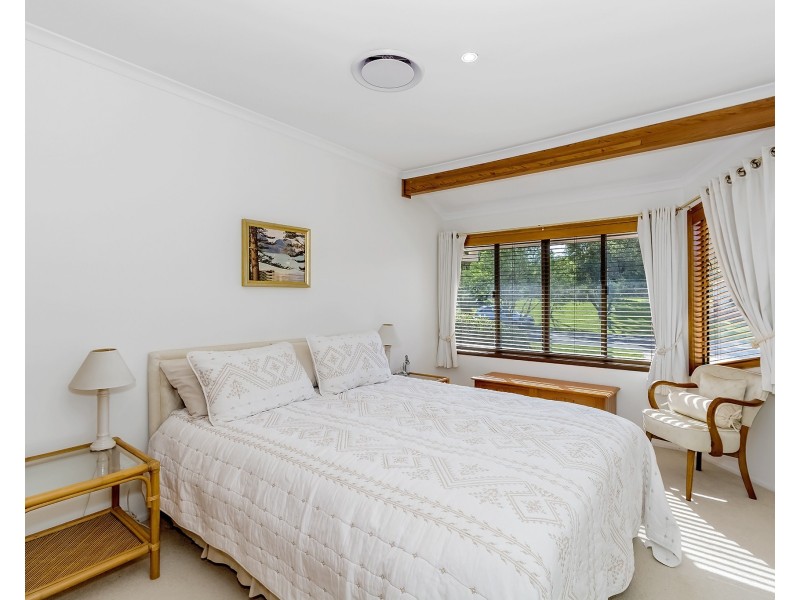 4 Jerrob Court, Carrara QLD 4211