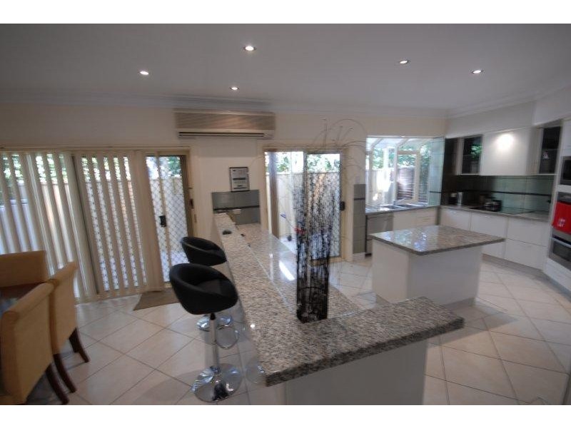 16 Moorabbin Place, Robina QLD 4226