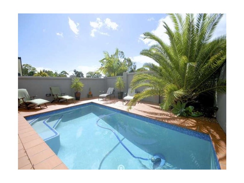 237 Ron Penhaligon Way, Robina QLD 4226