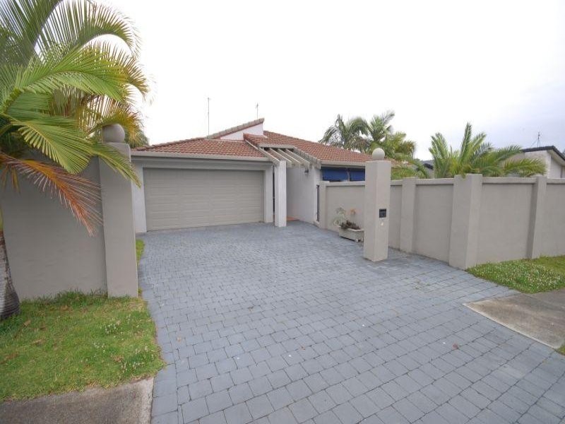 237 Ron Penhaligon Way, Robina QLD 4226