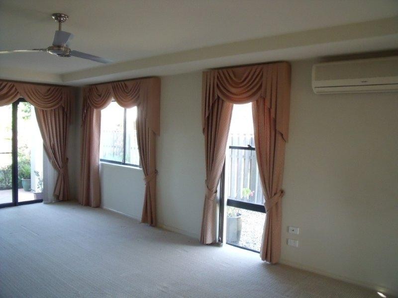 64 Woody Views Way, Robina QLD 4226