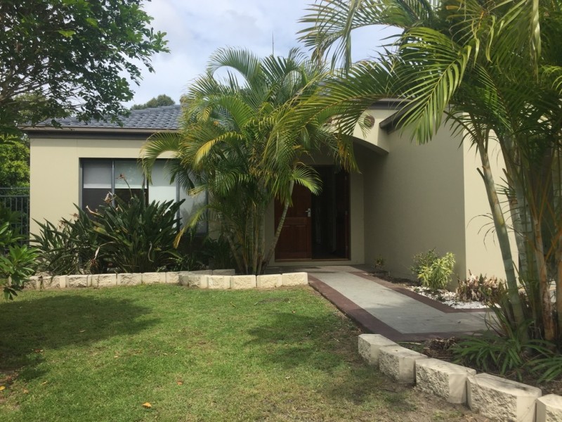 46 Woody Views Way, Robina QLD 4226