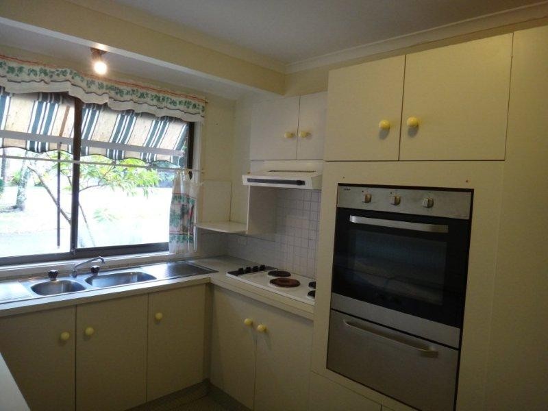 5/180 Ron Penhaligon Way, Robina QLD 4226