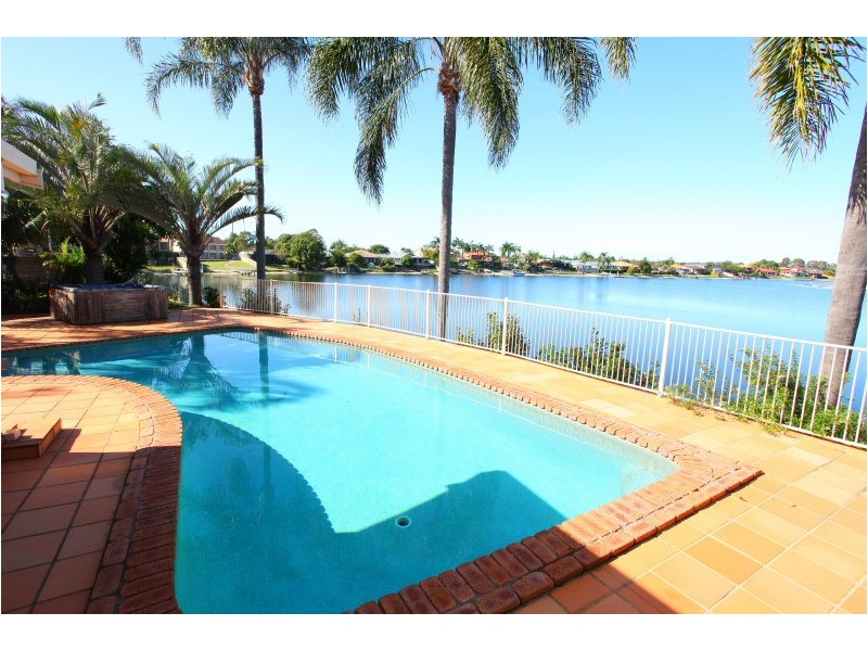 21 Salacia Ave, Mermaid Waters QLD 4218