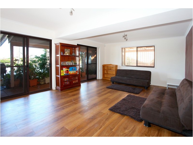 21 Salacia Ave, Mermaid Waters QLD 4218