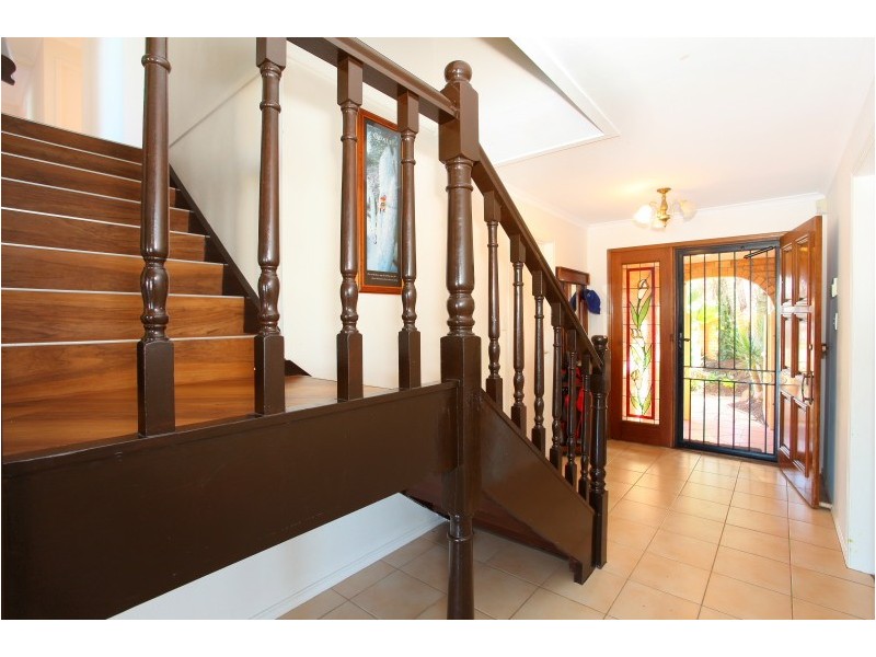 21 Salacia Ave, Mermaid Waters QLD 4218