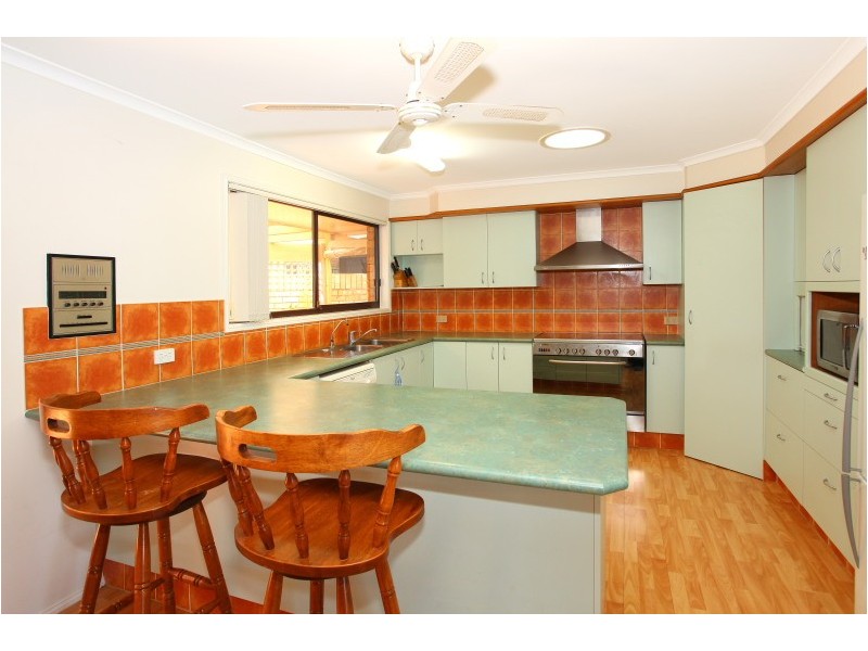 21 Salacia Ave, Mermaid Waters QLD 4218