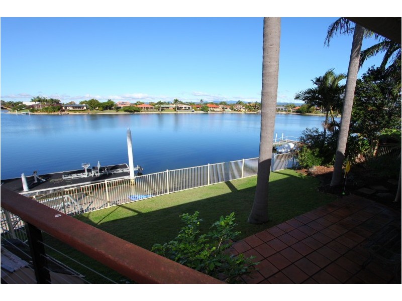 21 Salacia Ave, Mermaid Waters QLD 4218