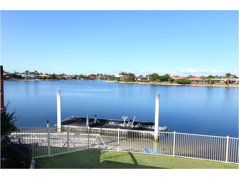 21 Salacia Ave, Mermaid Waters QLD 4218