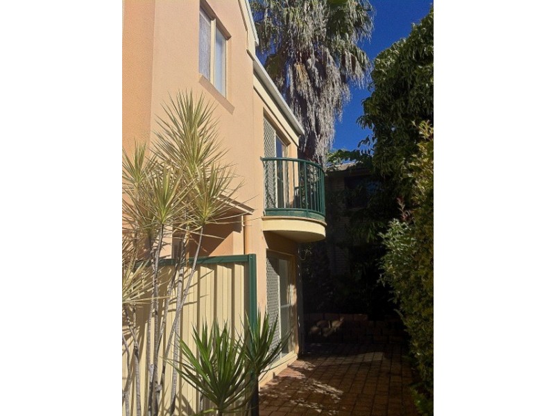4/4 Garden Street, Southport QLD 4215