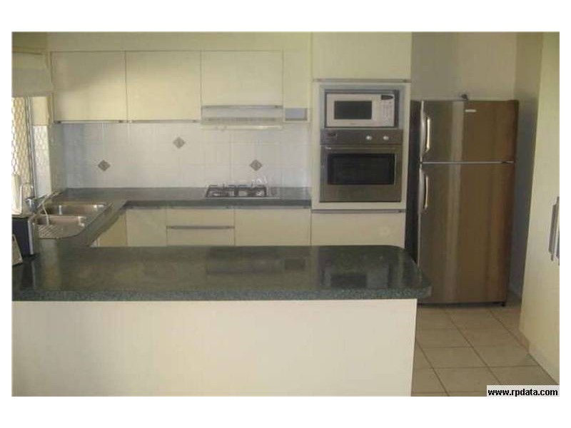 8 Bellbrook Close, Robina QLD 4226