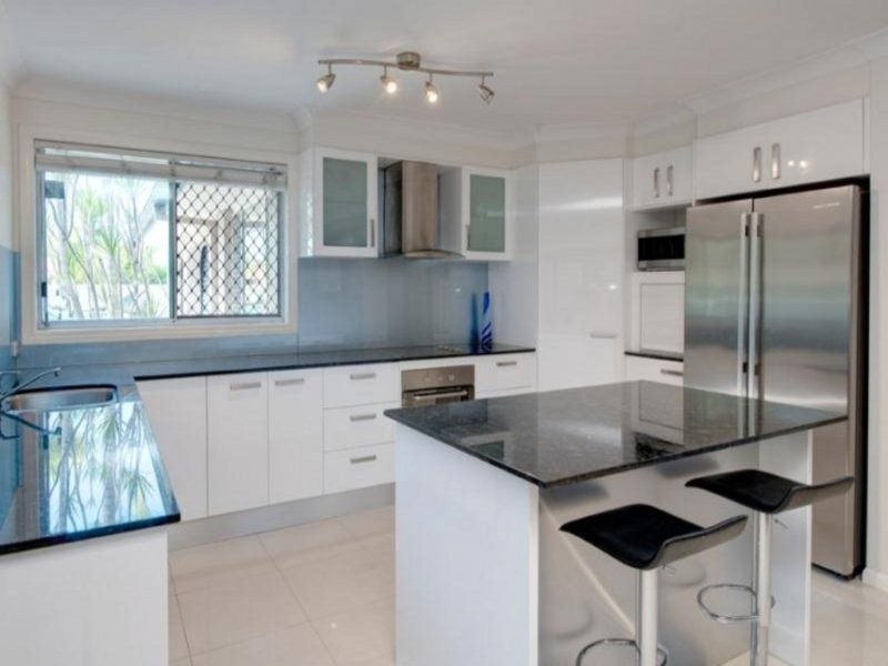 5 Willis Court, Mermaid Waters QLD 4218