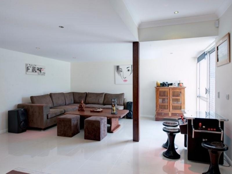 5 Willis Court, Mermaid Waters QLD 4218