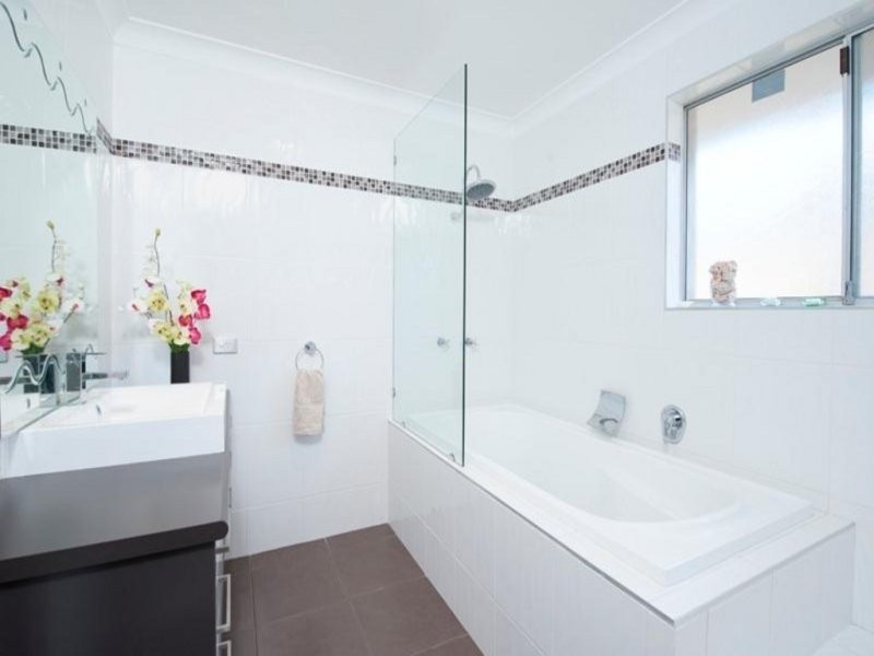 5 Willis Court, Mermaid Waters QLD 4218