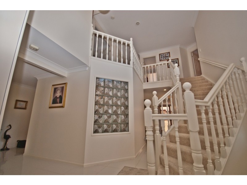 31 Cayman Drive, Clear Island Waters QLD 4226