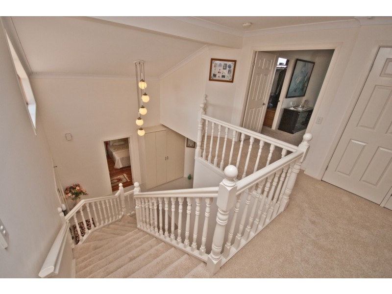 31 Cayman Drive, Clear Island Waters QLD 4226