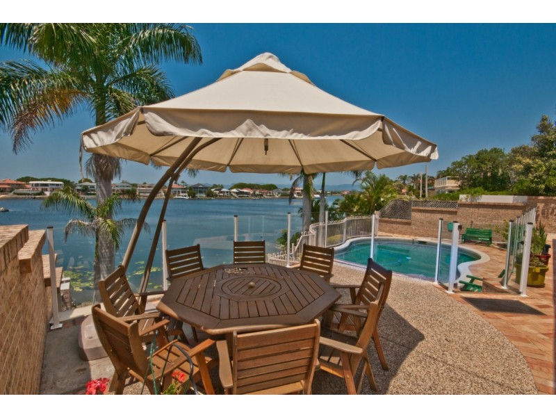 31 Cayman Drive, Clear Island Waters QLD 4226