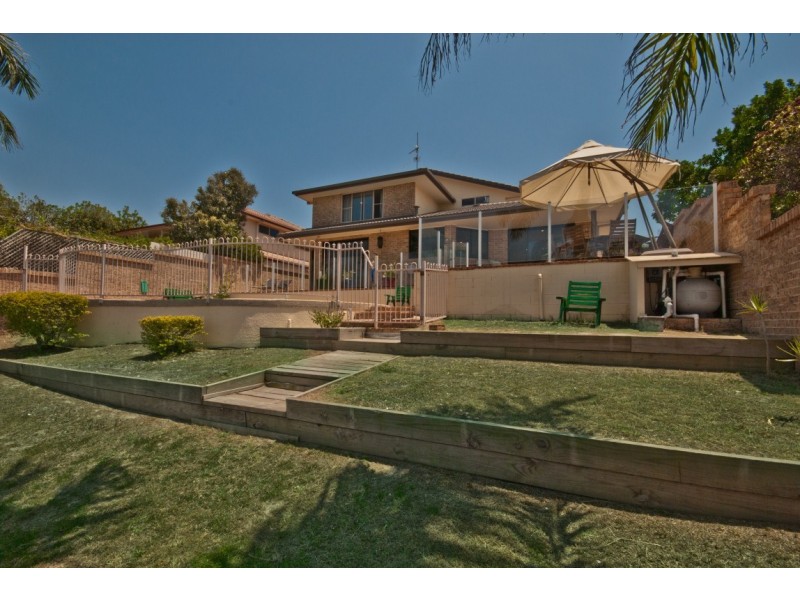 31 Cayman Drive, Clear Island Waters QLD 4226