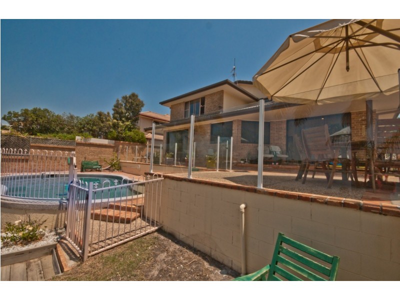 31 Cayman Drive, Clear Island Waters QLD 4226