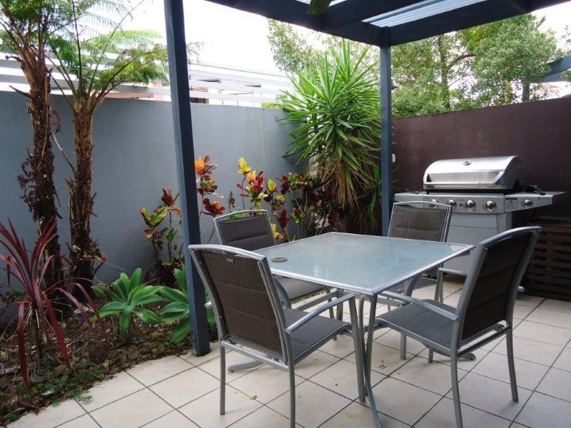 4/6 Winton Terrace, Varsity Lakes QLD 4227