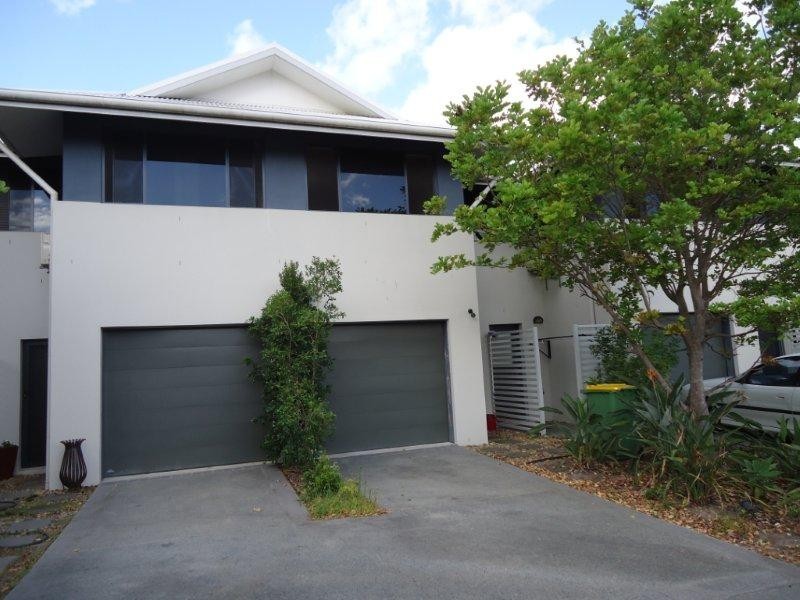 4/6 Winton Terrace, Varsity Lakes QLD 4227