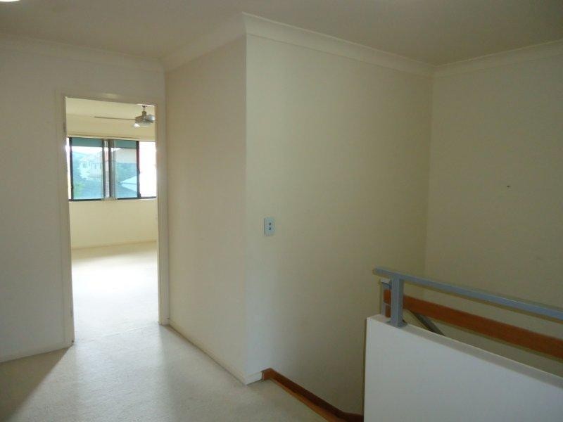 4/6 Winton Terrace, Varsity Lakes QLD 4227