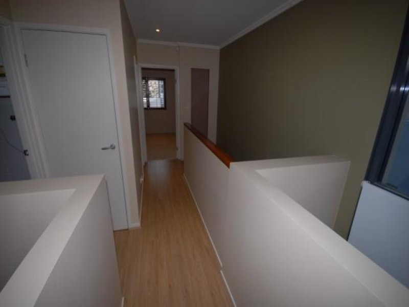 3 Watts Drive, Varsity Lakes QLD 4227