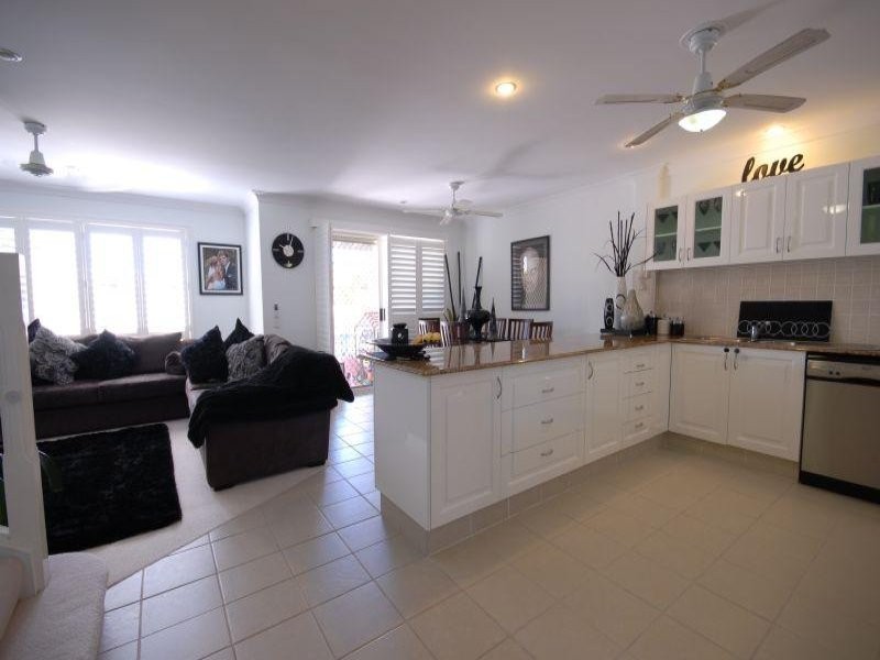 6/12 Promenade Avenue, Robina QLD 4226