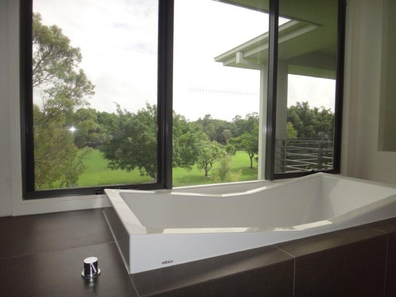 829 Legend Trail, Robina QLD 4226