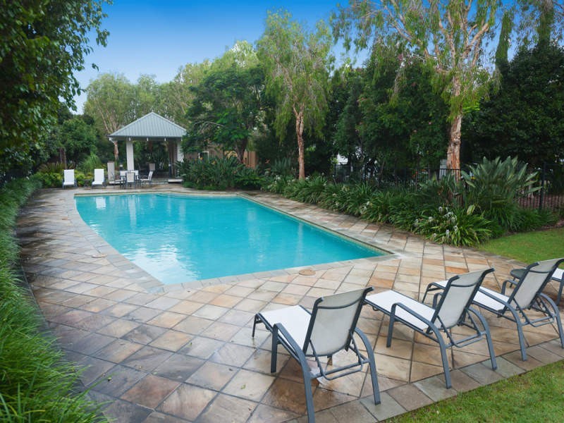 829 Legend Trail, Robina QLD 4226