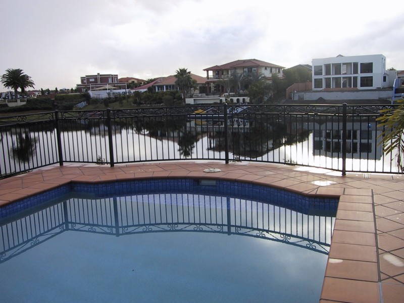 5 Staysail Cres, Clear Island Waters QLD 4226
