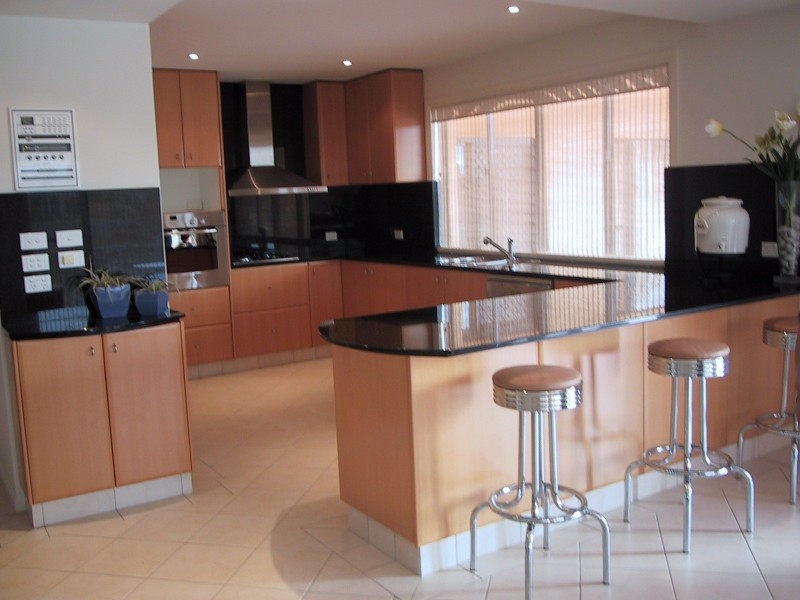 5 Staysail Cres, Clear Island Waters QLD 4226