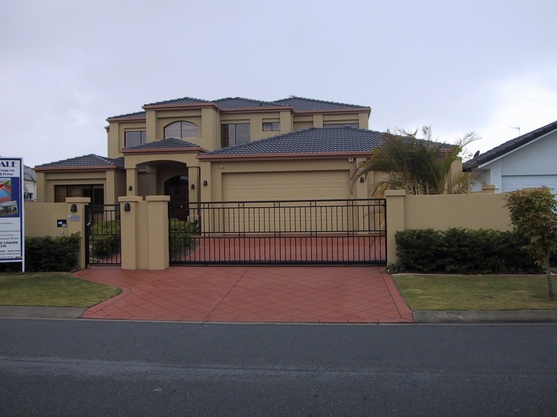5 Staysail Cres, Clear Island Waters QLD 4226