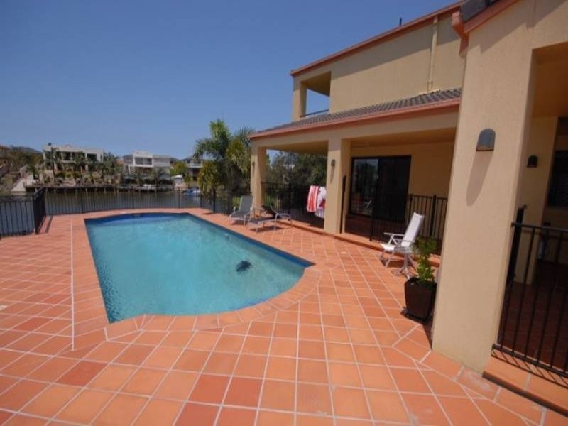 5 Staysail Cres, Clear Island Waters QLD 4226