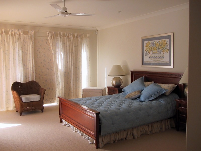 5 Staysail Cres, Clear Island Waters QLD 4226