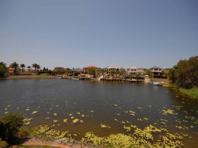 5 Staysail Cres, Clear Island Waters QLD 4226