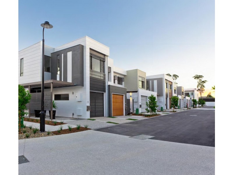 2 The Garden Way, Robina QLD 4226