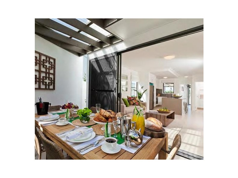 2 The Garden Way, Robina QLD 4226