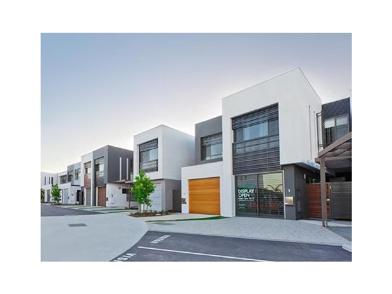 2 The Garden Way, Robina QLD 4226