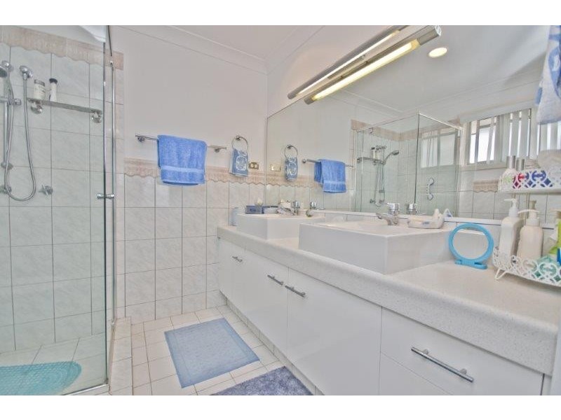 14 Cayman Drive, Clear Island Waters QLD 4226
